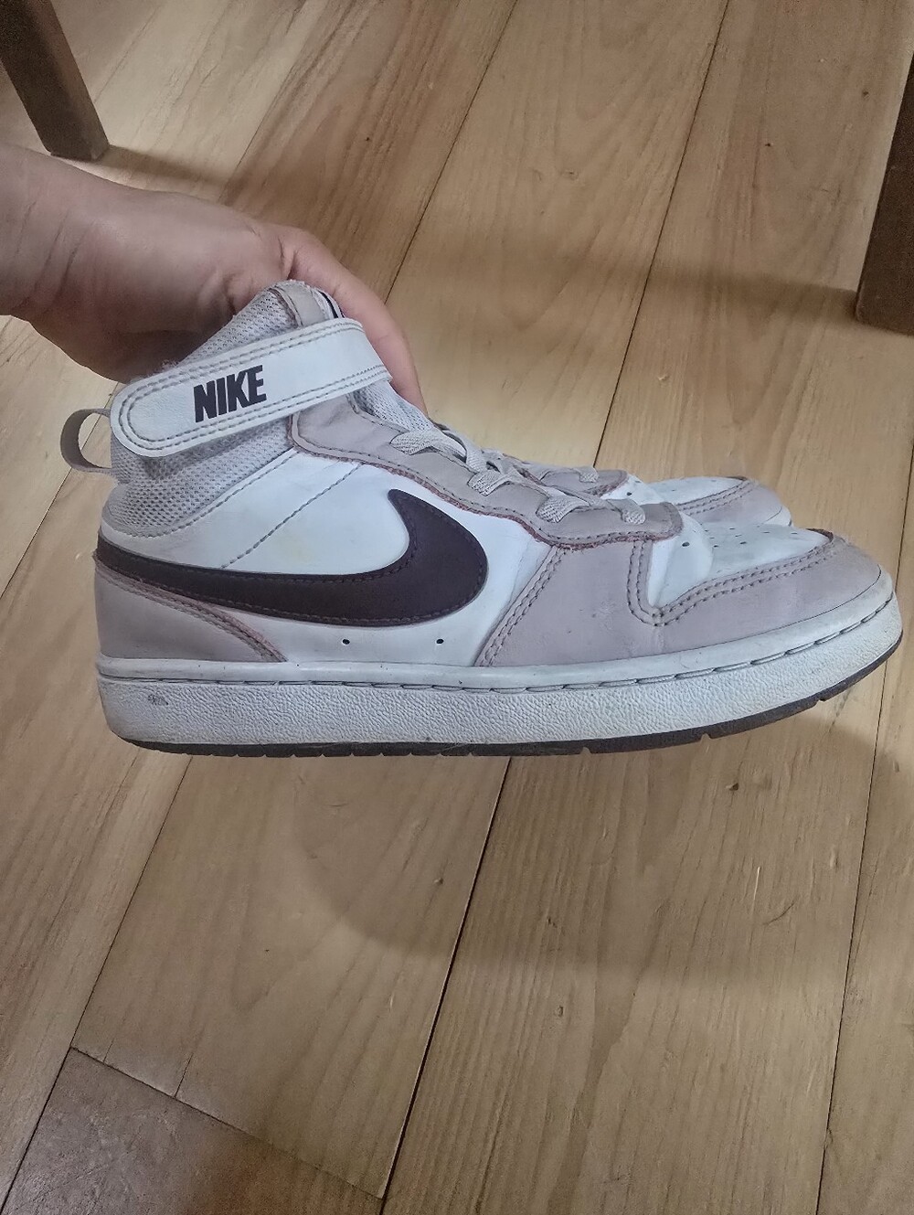 Nike Kids High-Top Sneakers in White and Dusty Pink/burgundy - Picture 3 of 7